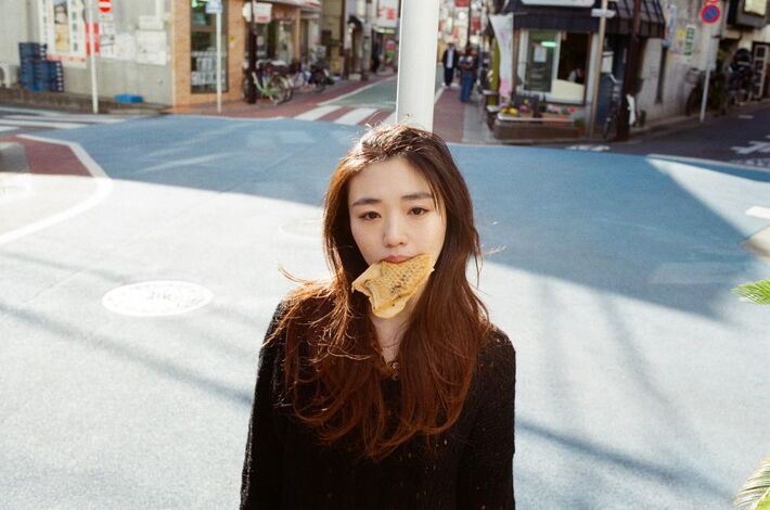 にしな、3rdフル・アルバム『日々散漫』より「婀娜婀娜」2/18先行配信。川島小鳥が撮影した新ヴィジュアル公開