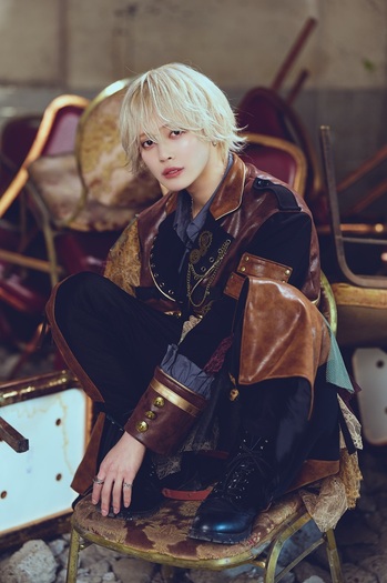 瞬旬 隼司アー写.jpg