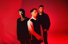 MUSE、10作目のアルバム『The WOW! Signal』6/26リリース決定。成層圏から発表した最新曲「Be With You」配信開始、Ella Balinska主演MV公開