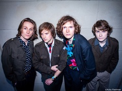 フィンランドの5人組ロック・バンド US、2年ぶり新曲「Man Ray」リリース＆MV公開