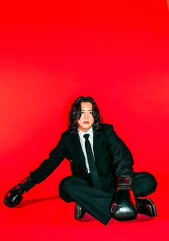 キタニタツヤ、新曲「れびてーしょん」が4月より放送開始のTVアニメ"NEEDY GIRL OVERDOSE"EDテーマに決定。楽曲初公開となる本PV公開