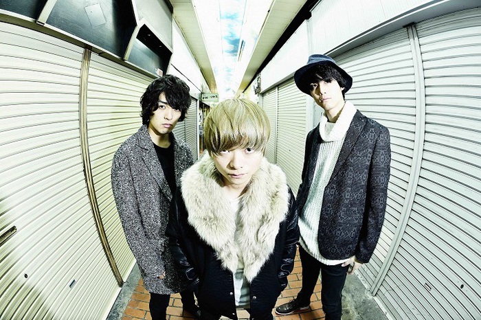 ドラマチックアラスカの限定カラーＴシャツが本日よりゲキクロにて期間限定予約スタート