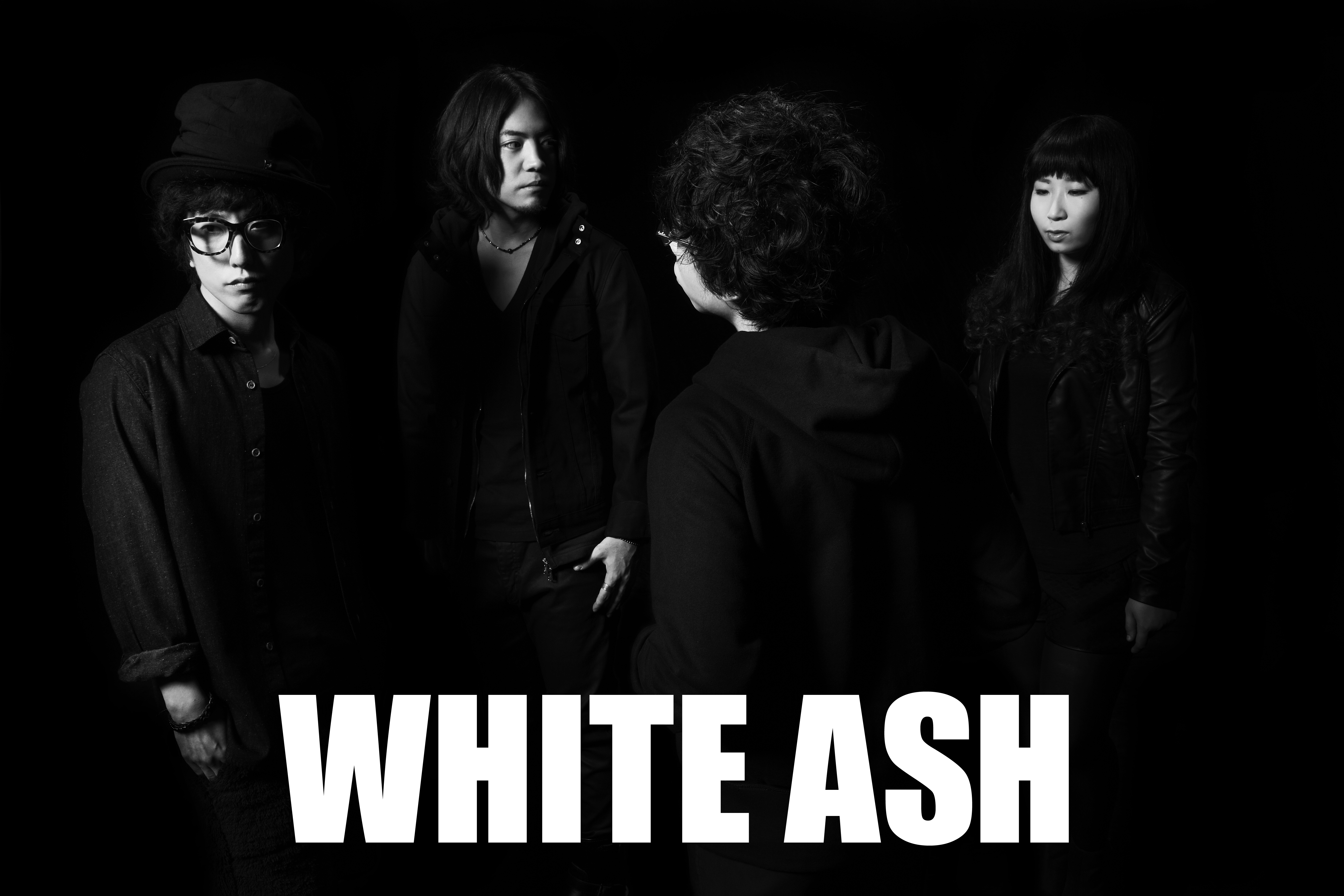WHITE ASH サイン色紙