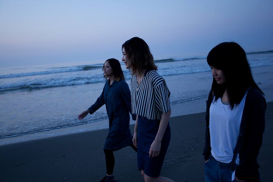 tricot　サイン入りマフラータオル