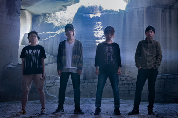 SHIT HAPPENING サイン色紙