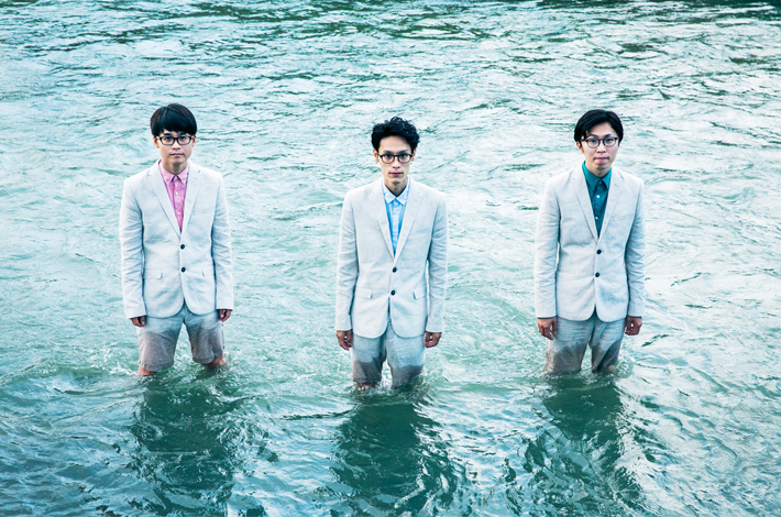 Turntable Films サイン色紙