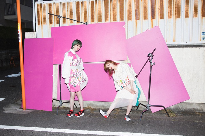 惑星アブノーマル オリジナル・モバイル・バッテリー＆サイン色紙