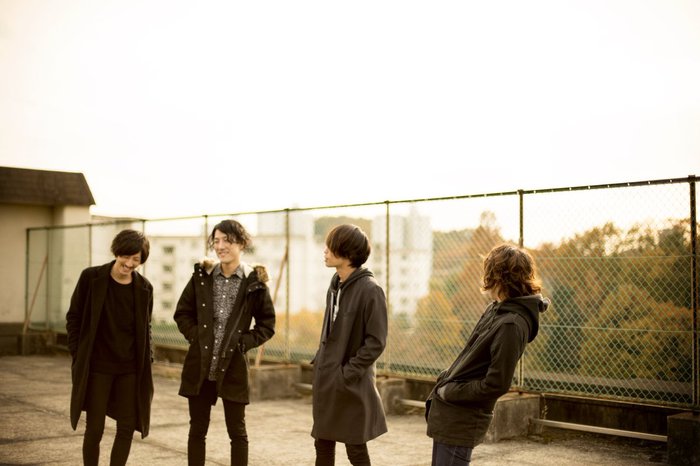 ircle ロゴ・キーホルダー＋サイン色紙