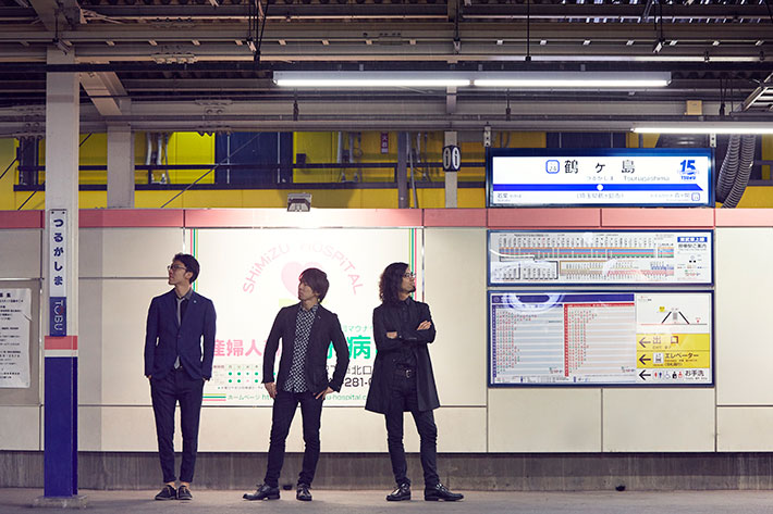 鶴 タオル＋ピンバッジ＋サイン色紙