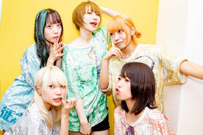 ぜんぶ君のせいだ。 サイン色紙＋ぜんぶ君のせいだ。×KAVANE ClothingコラボTシャツ【ゲキクロ限定カラー】