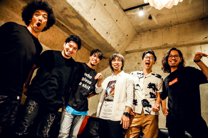 鶴×BRADIO コラボサイン色紙