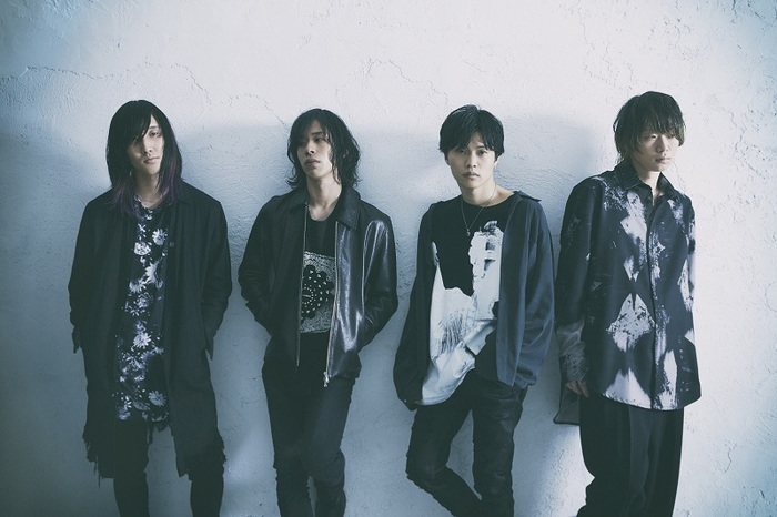 神はサイコロを振らない Tシャツ＋サイン色紙