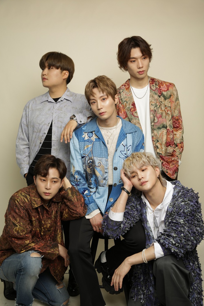 B.R.T（Blue Rock Thrush） メンバー全員直筆サイン色紙