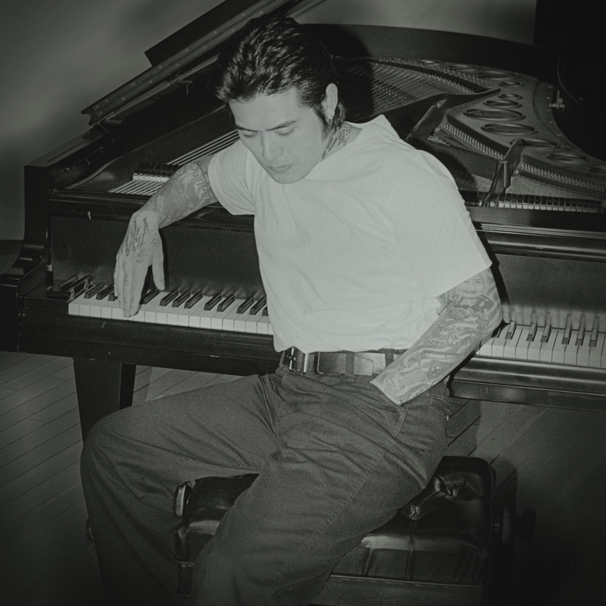 高岩 遼 直筆サイン色紙