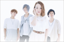 The Winking Owl サイン色紙