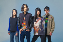 クウチュウ戦 Tシャツ＆缶バッチ＆サイン色紙