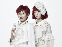 Charisma.com サイン色紙
