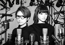 Charisma.com サイン色紙