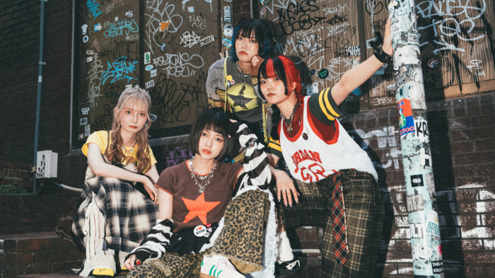 NEK! メンバー全員直筆サイン色紙