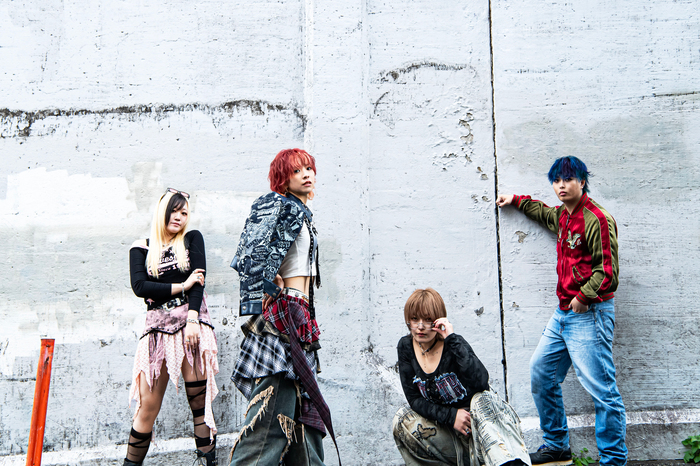 Wisteria Tシャツ（Lサイズ）＋パスステッカー＋メンバー全員直筆サイン色紙